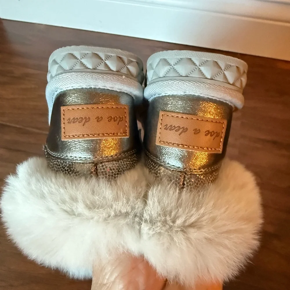 NWOT Doe A Dear Silver Glitter and White Fur Lined BootsSize 9.5